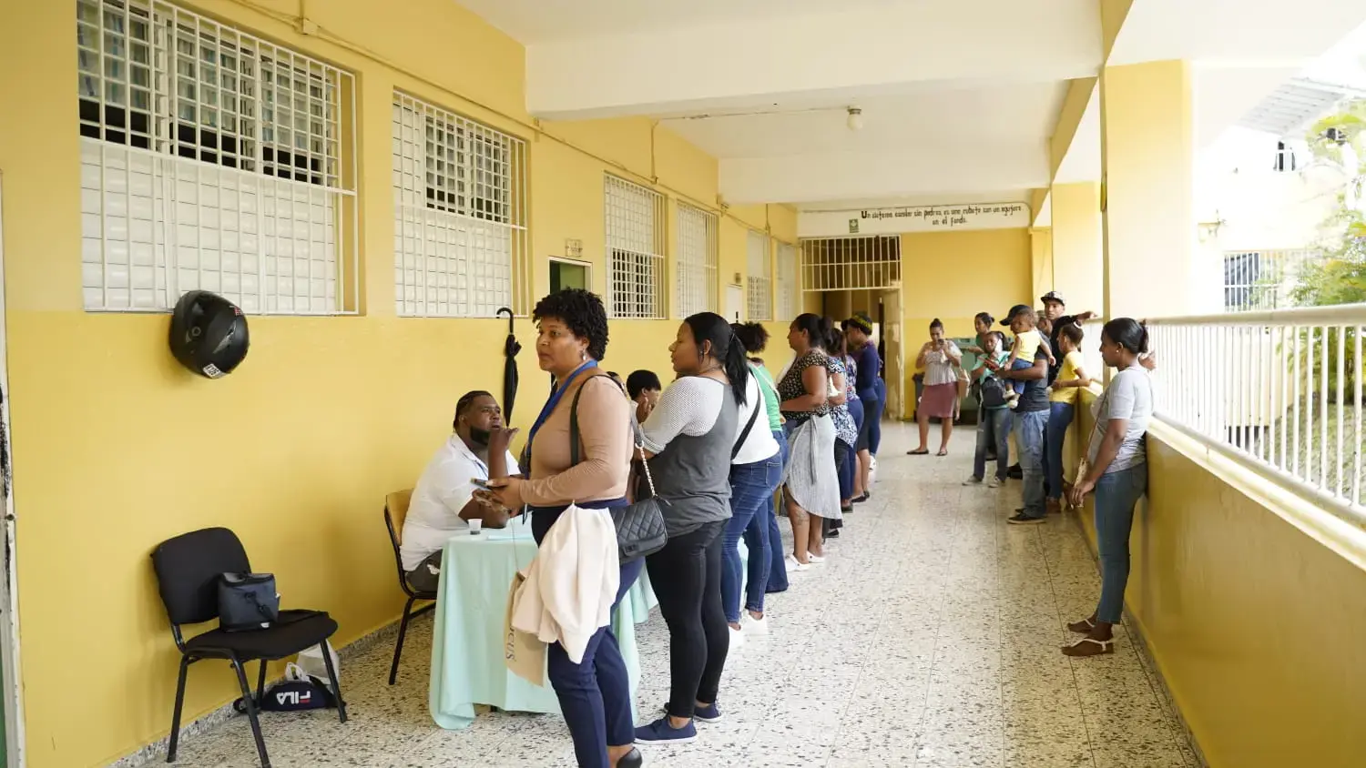 Habilitan Bancos M&oacute;viles Banreservas para entrega de &ldquo;Bono a mil por la Educaci&oacute;n&rdquo; en Villa Mella