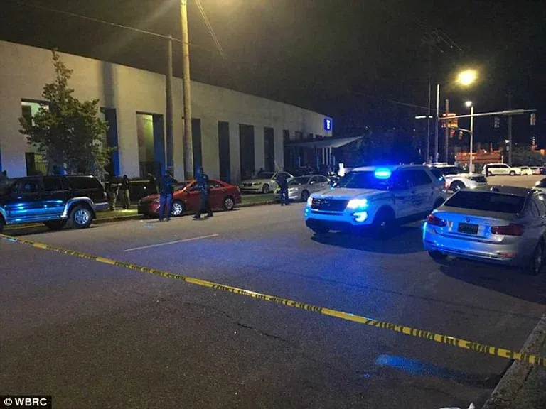 Al menos un muerto y dos heridos en otro tiroteo en una iglesia de EEUU