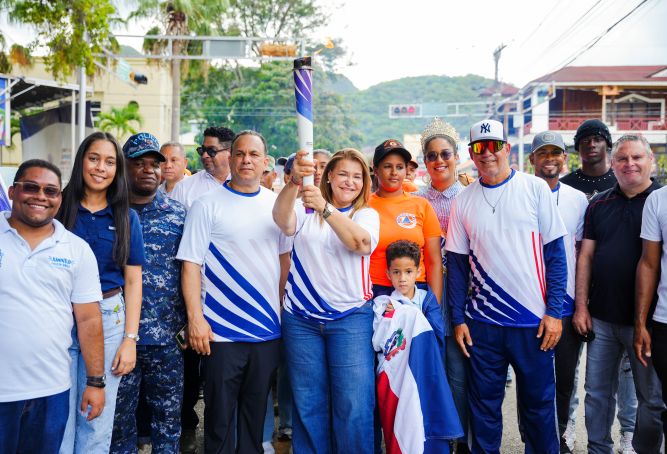 Antorcha de los JCC 2026 hace parada en San Jos&eacute; de Ocoa