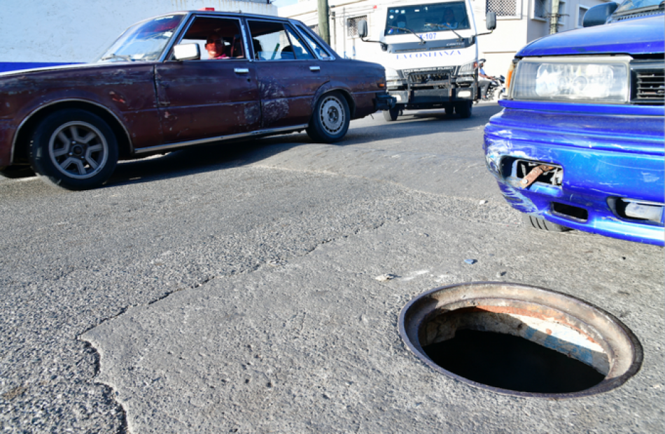CAASD tapar&aacute; los agujeros en las calles de la Capital