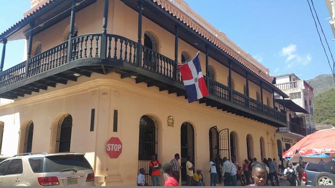 Buscones entran en el negocio de las visas dominicanas