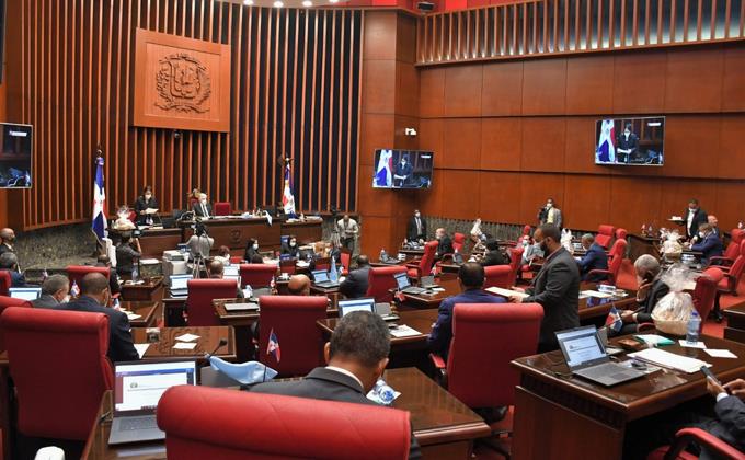 Oposici&oacute;n y PRM enfrentados por Ley Extinci&oacute;n de Dominio