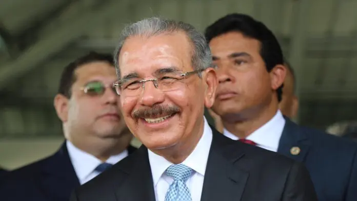 Danilo Medina no puede aspirar a la Presidencia por esta raz&oacute;n