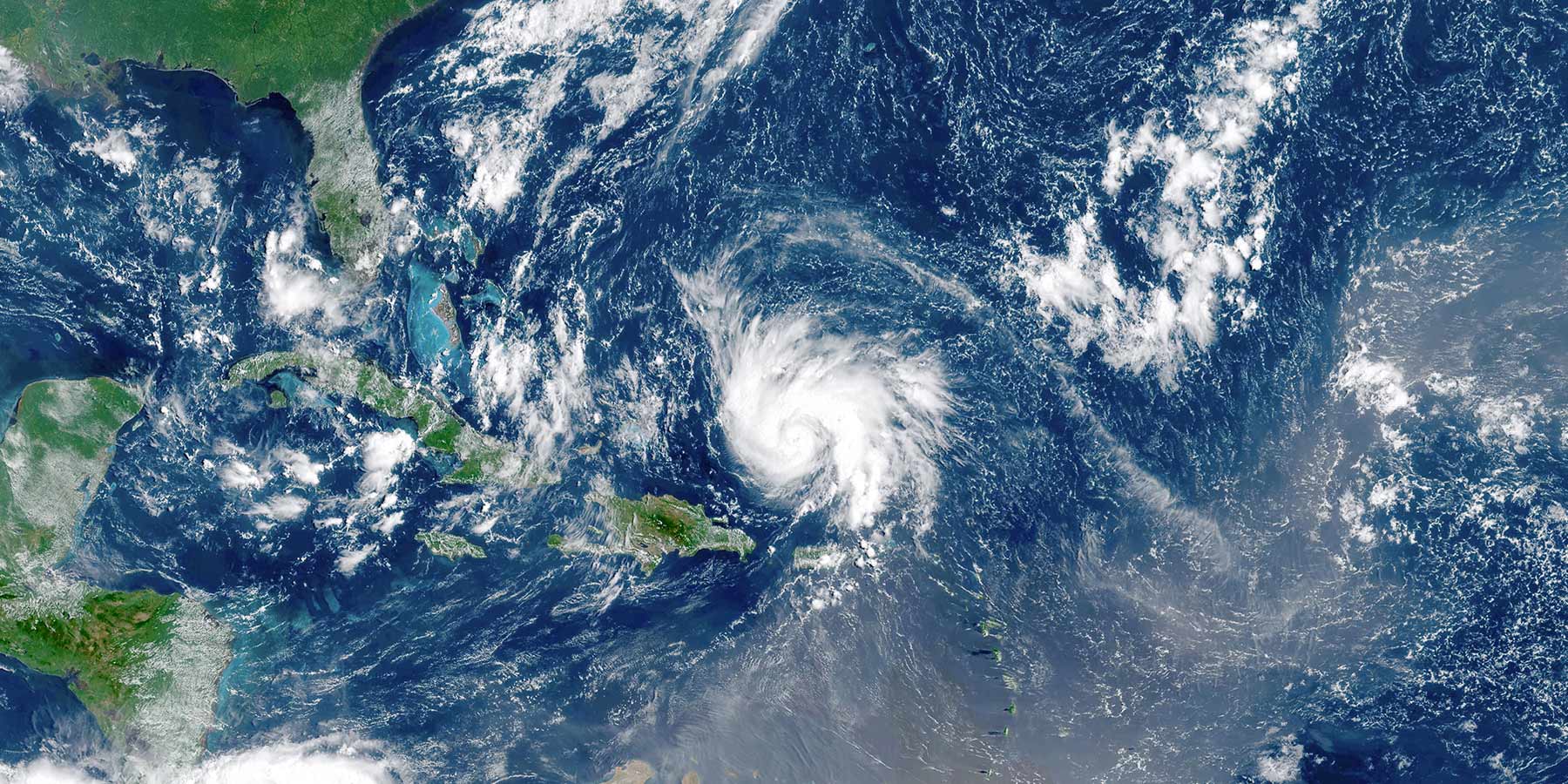 Gabrielle podría convertirse en huracán este domingo en el Atlántico