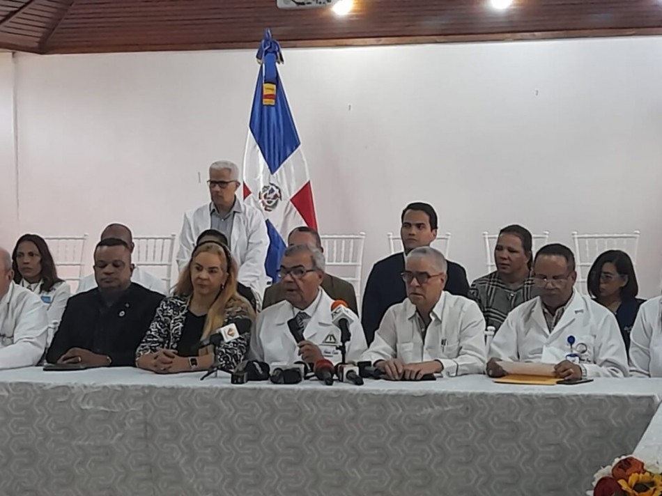 Colegio M&eacute;dico suspender&aacute; procedimientos electivos en hospitales p&uacute;blicos