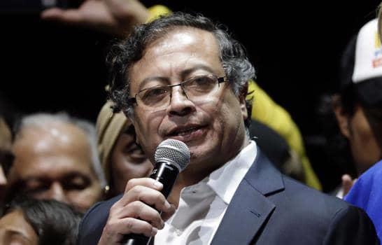 Archivada denuncia contra Gustavo Petro por secuestro de periodista espa&ntilde;ol