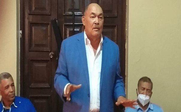 Ram&oacute;n Alburquerque juramenta equipo de trabajo en San Juan de la Maguana