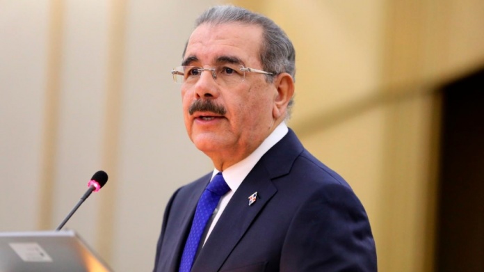 Danilo Medina asegura que el PLD &ldquo;compite por el primer lugar&rdquo; y afirma que &ldquo;la gente se ha dado cuenta de que se viv&iacute;a mejor&rdquo;