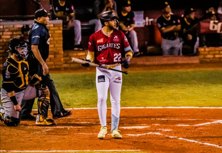 Con tres jonrones y buen picheo, Gigantes conquistan la serie regular con victoria sobre &Aacute;guilas