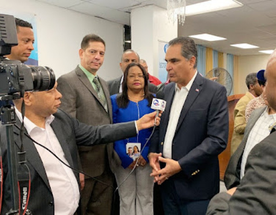 Diputada Servia Iris Familia agradece instalaci&oacute;n de oficinas del SeNaSa en los Estados Unidos de Norteam&eacute;rica