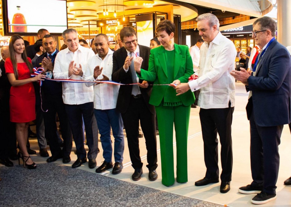 Director General del CESAC Acompa&ntilde;a al Presidente de la Rep&uacute;blica en Inauguraciones &Aacute;reas del AILA