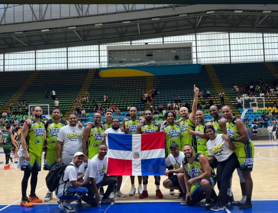 Liga Victor Burgos se corona campeón de manera invicto de la Categoría Más Dura (Más de 40 años) del Torneo Internacional en Colombia