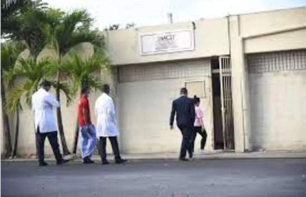 Denuncian c&uacute;mulo de cad&aacute;veres por falta de autopsias del Inacif
