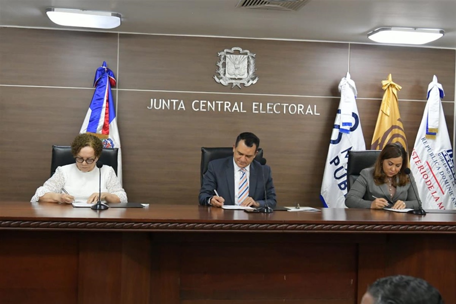 JCE firma acuerdo de colaboraci&oacute;n institucional con Ministerio P&uacute;blico y Ministerio de la Mujer