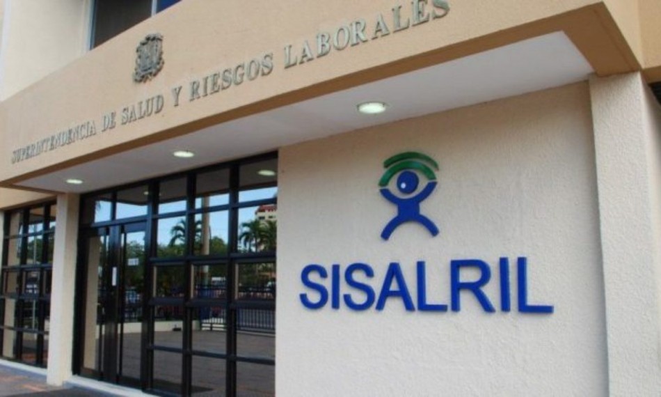 Discuten con cl&iacute;nicas el cese del &laquo;anticipo&raquo; para internamientos