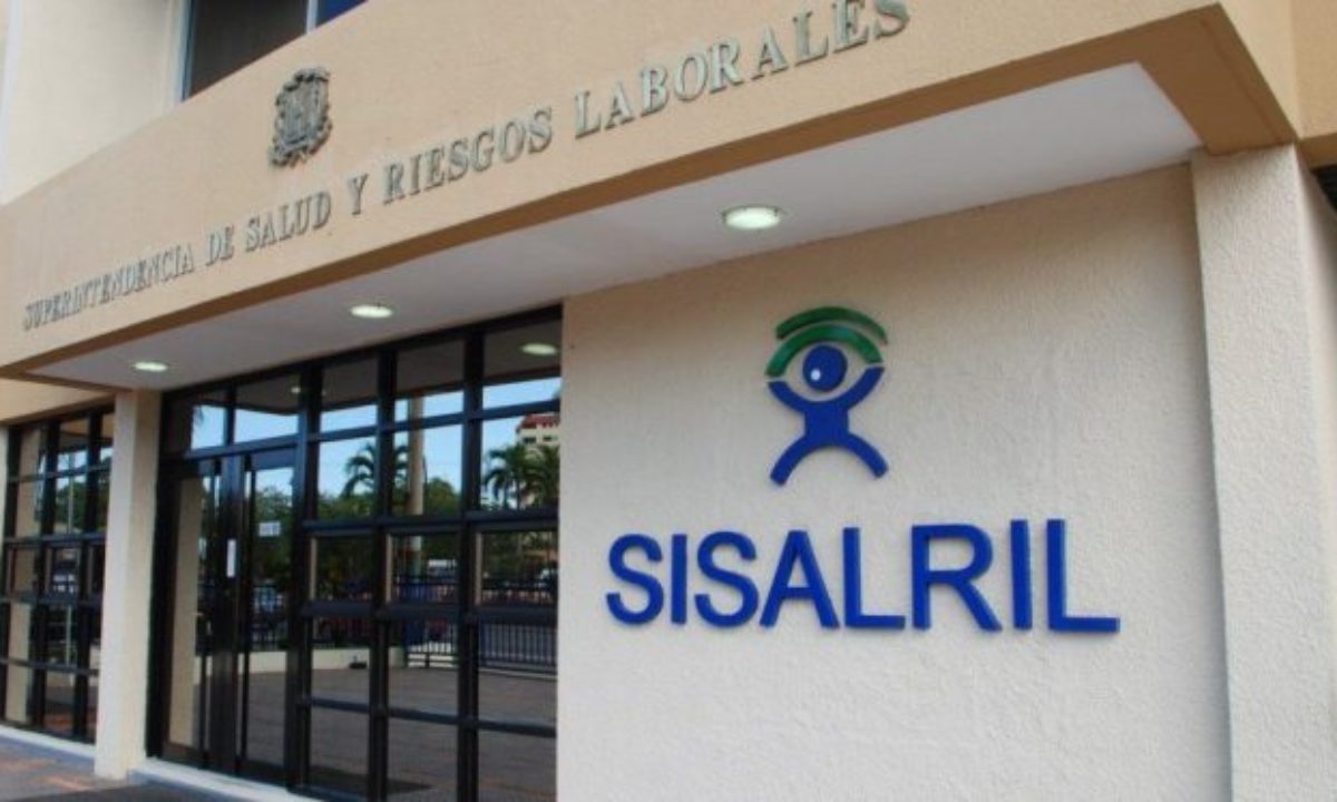 Discuten con cl&iacute;nicas el cese del &laquo;anticipo&raquo; para internamientos