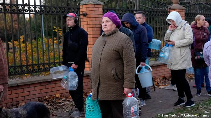Kiev: Los servicios agua de gas y electricidad son restablecidos hoy