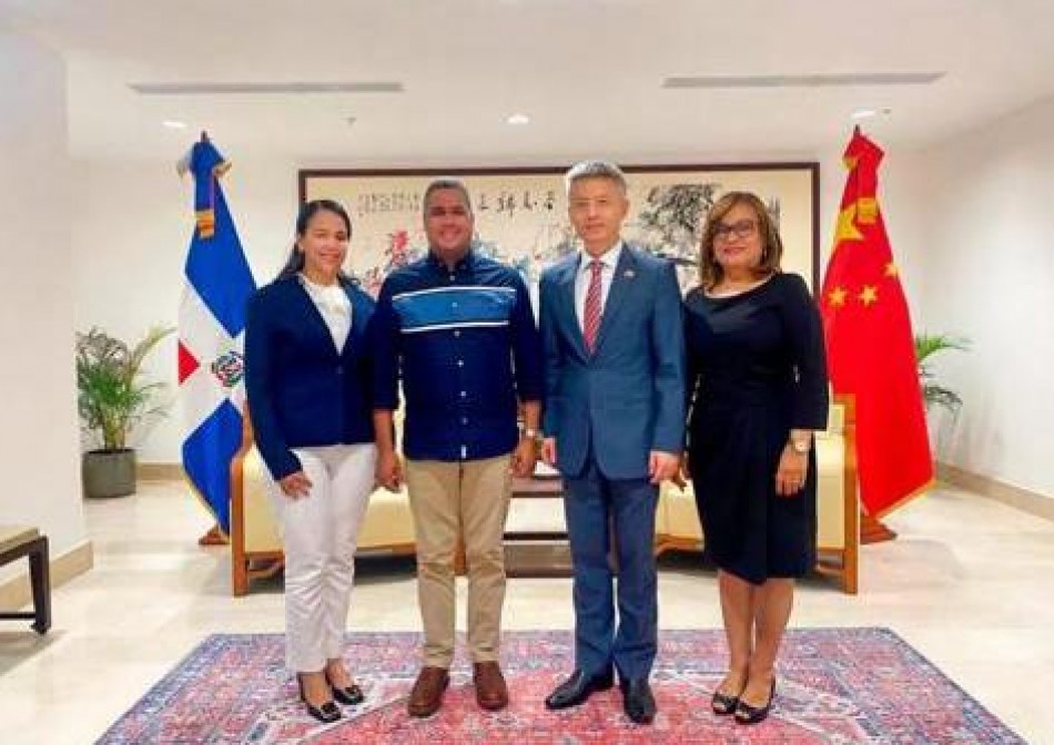Director del INPOSDOM Erick Guzm&aacute;n realiza la visita de cortes&iacute;a al embajador de China en Rep&uacute;blica Dominicana