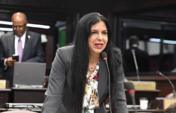 Diputada sometida por lavado de activos anuncia que se retira de la pol&iacute;tica