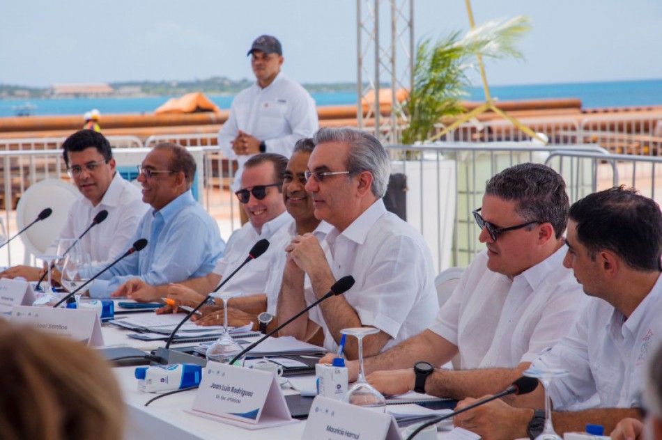 Abinader anuncia 18 de diciembre llegar&aacute; el primer crucero al puerto de Cabo Rojo, Pedernales