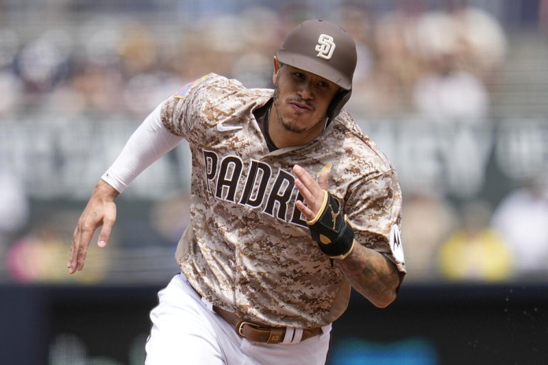 Manny Machado es sometido a cirugía en el codo derecho tras eliminación de los Padres