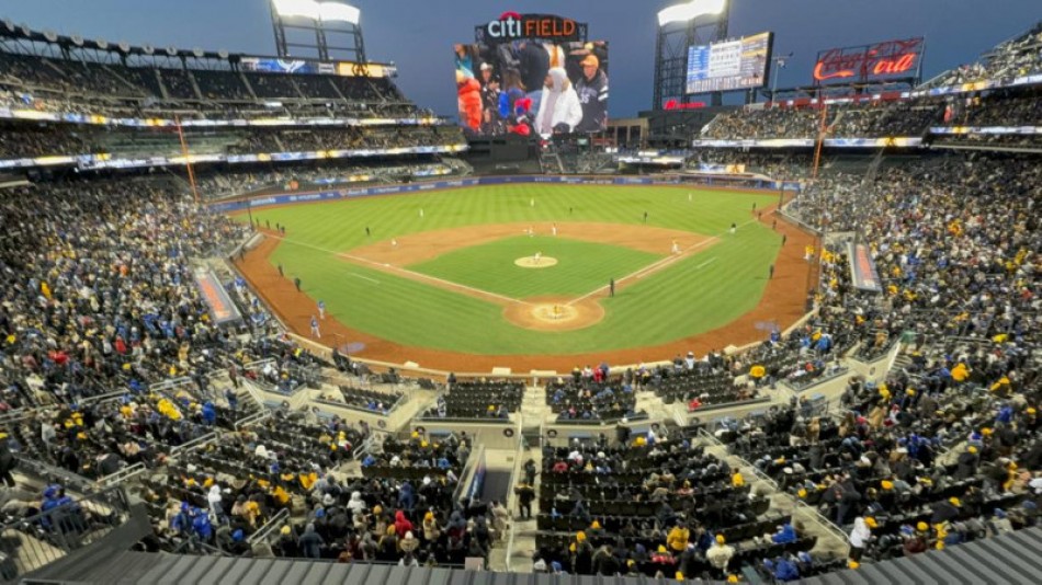 Más de 90 mil personas asistieron a la "Serie de Titanes" en Nueva York