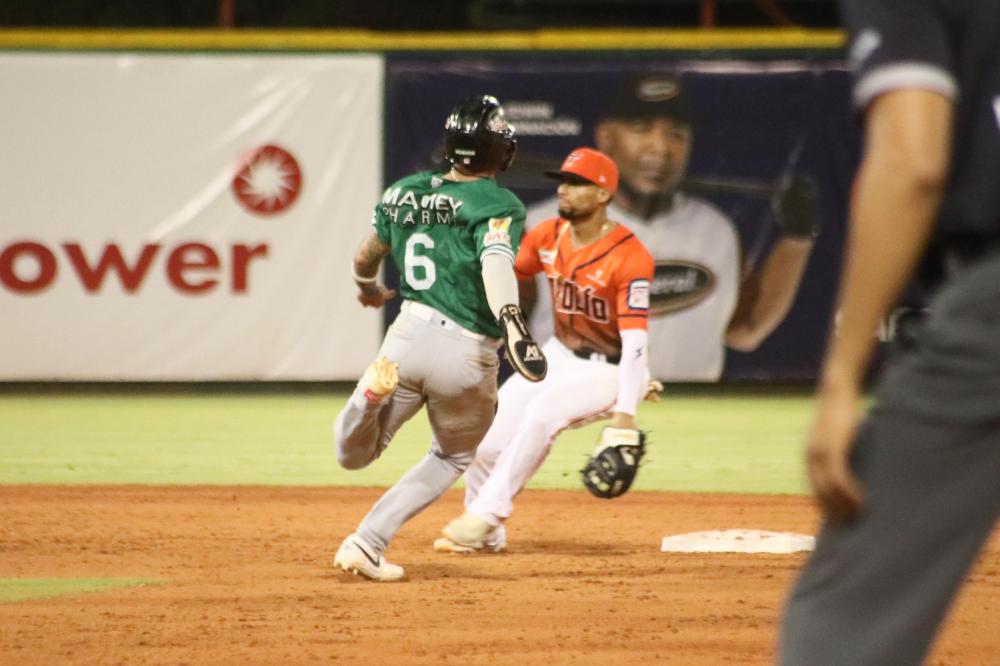 Estrellas vence a Toros y ampl&iacute;a ventaja en el b&eacute;isbol dominicano
