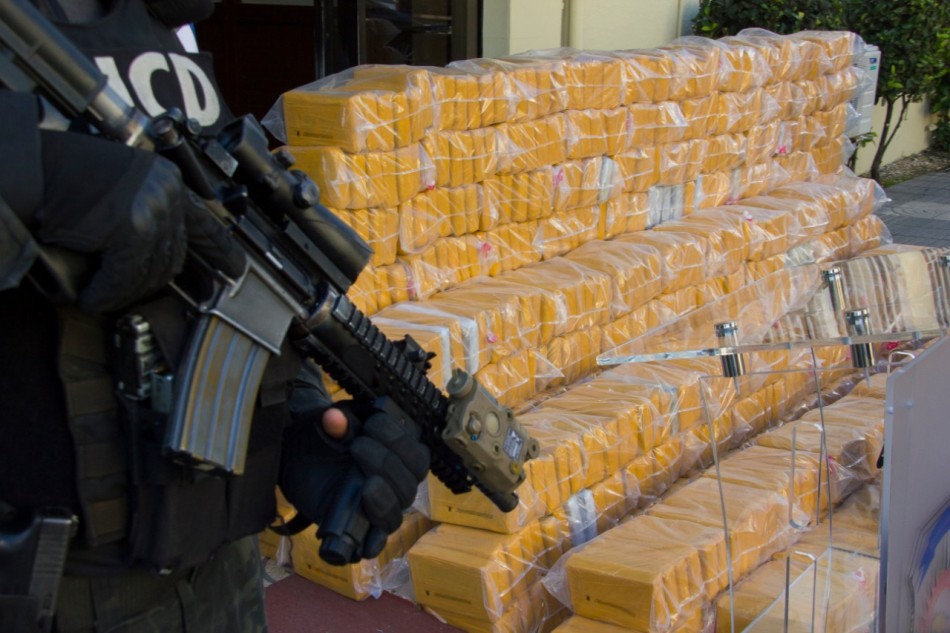 Ocupan m&aacute;s de una tonelada de posible coca&iacute;na en Puerto Caucedo