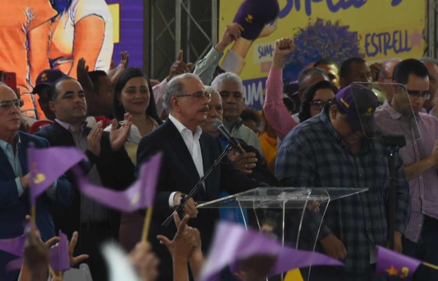 Danilo Medina pide al Gobierno no hacer retroceder al pa&iacute;s a 20 a&ntilde;os atr&aacute;s