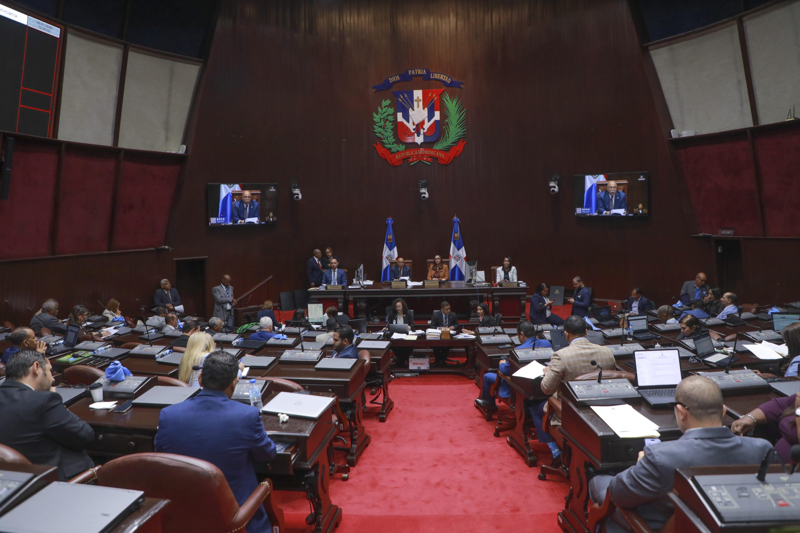 Sectores empresariales piden prudencia y m&aacute;s di&aacute;logo en reforma al C&oacute;digo de Trabajo