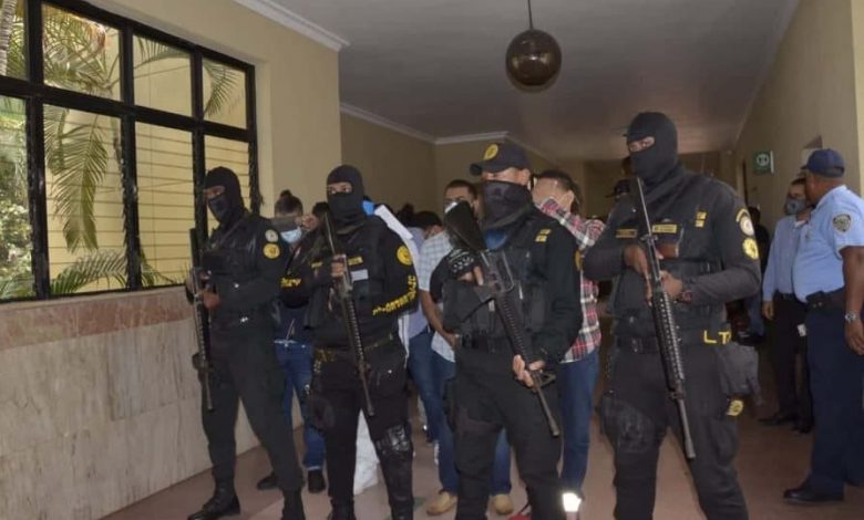 CDP Santiago pide sean sancionados los agentes que atacaron con gas qu&iacute;mico a periodistas y reporteros en el Palacio de justicia de esta ciudad.