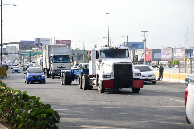 Limitar&aacute;n tr&aacute;nsito veh&iacute;culos pesados en centro del DN