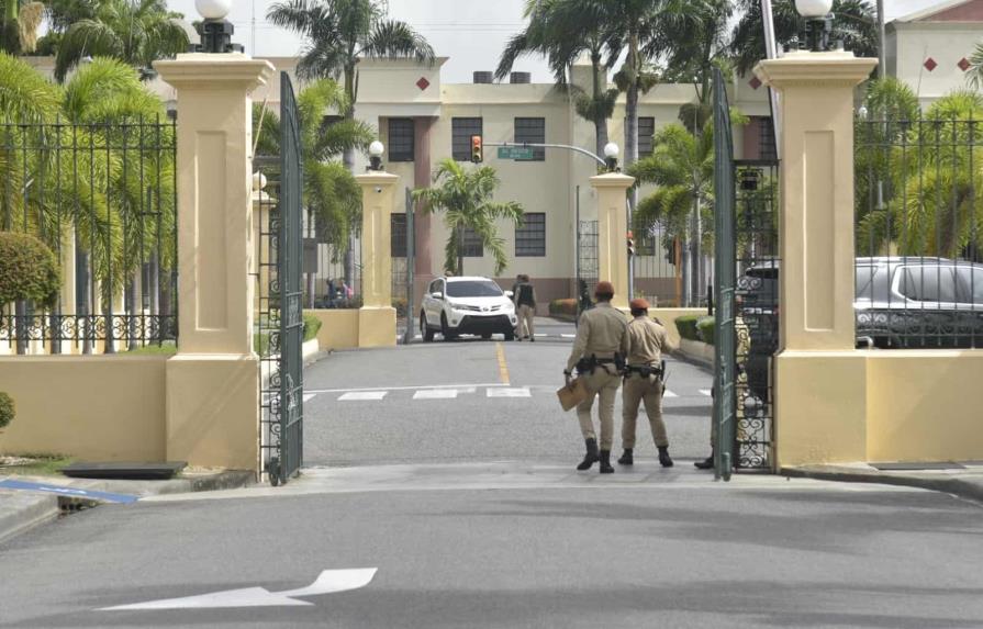 Se reducen las actividades en el Palacio Nacional; pasillos lucen solitarios y silenciosos