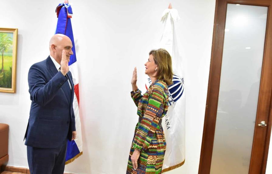 Juramentan a Pavel Isa como ministro de Econom&iacute;a
