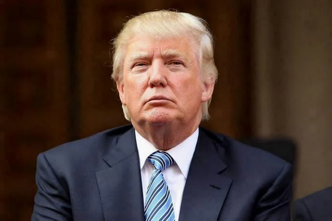 Trump considera permitir que el FBI registre de nuevo su mansi&oacute;n de Mar-a-Lago, en Florida